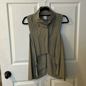 Sarah Pacini Olive Sleeveless Draped Top — Size 8–10 (SP 2)